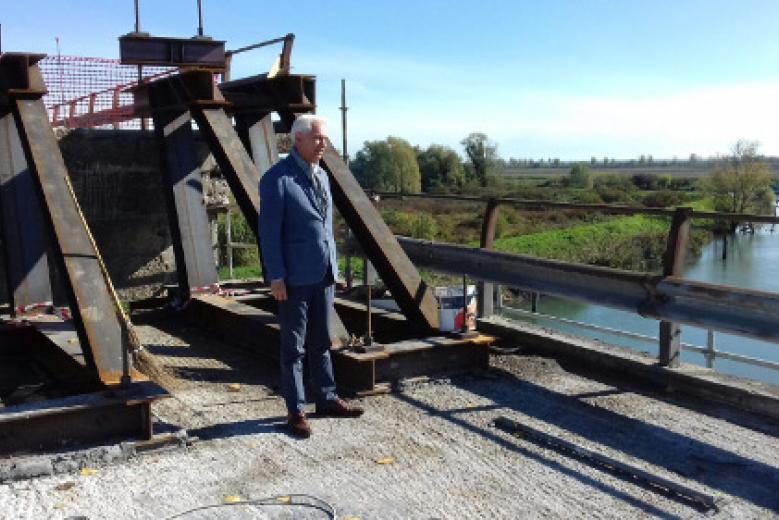Il Consigliere metropolitano Saverio Centenaro in sopralluogo ai lavori sul ponte sulla SP 43 Il Consigliere metropolitano Saverio Centenaro in sopralluogo ai lavori sul ponte sulla SP 43